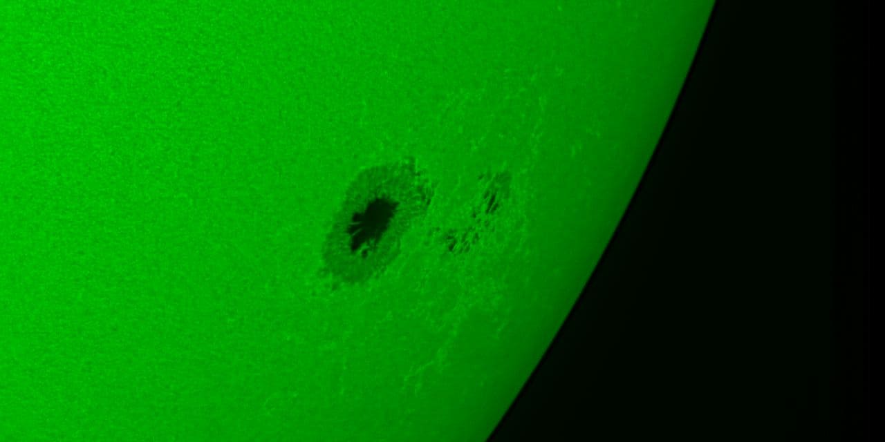 Vista simulada de mancha solar a través de filtro Baader AstroSolar Film y filtro Solar Continuum
